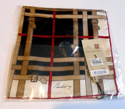 NUEVO CON ETIQUETAS AUTÉNTICO BURBERRY MUJER 100% SEDA BUFANDA-IMPRESIONANTE DISEÑO/LOGO DE CINTURONES-ITALIA- RARO Foto 1 de 4