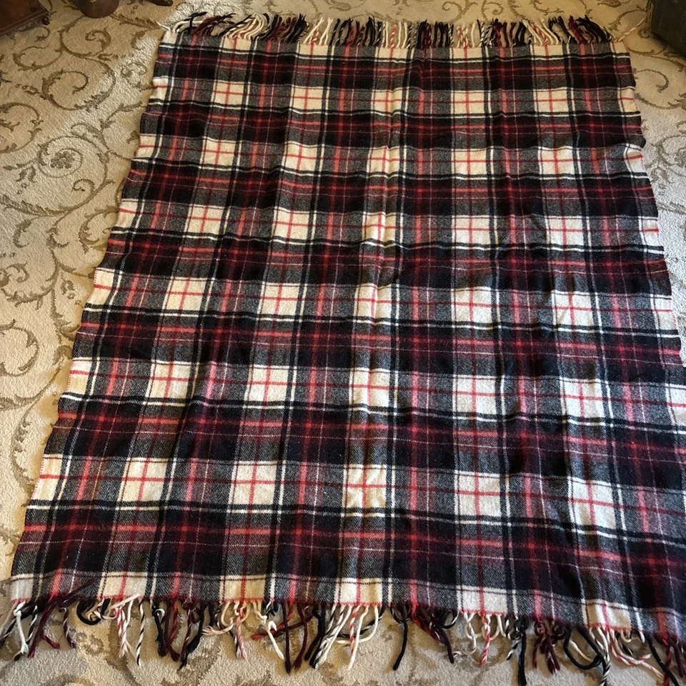 Vtg PENDLETON THROW Red & BlackPLAID TARTAN BLANKET THROW w/ FRINGE,TAG 49 X 63 - Image 1 of 4
