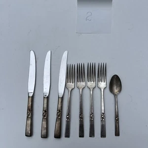 Vintage Community Silverplate Flatware Set 3 Knives 4 Forks 1 Spoon Floral - Picture 1 of 11