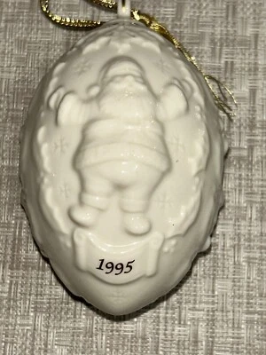 Lenox Anual 1995 Adorno de Navidad Huevo de Papá Noel Porcelana Con Caja Usado en Excelente Condición Foto 1 de 4