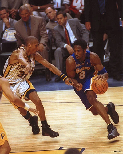 KOBE BRYANT VS REGGIE MILLER 2000 NBA FINALS 8X10 PHOTO - Image 1 of 1