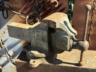 Винтажные поворотные скамейные тиски из дубовых листьев США 🇺🇸 бесплатная доставка - Изображение 1 из 4