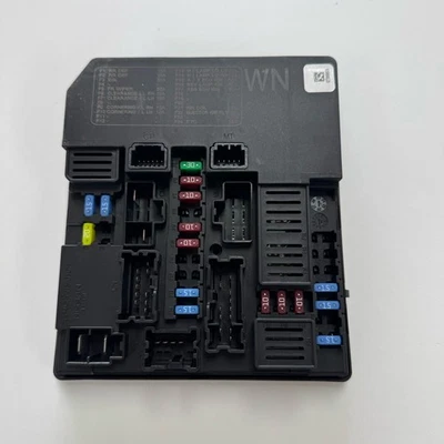 NISSAN LEAF ZE1 Engine Room IPDM Control Unit 284B75SA5D NEW GENUINE - Image 1 of 2