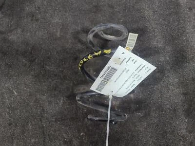 Muelle helicoidal trasero usado se adapta a: Nissan Sentra 2017 trasero grado A Foto 1 de 4