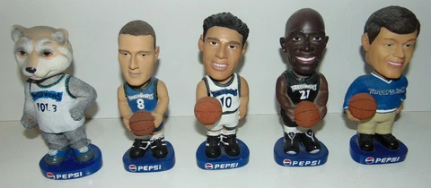 5 Kevin Garnett/Mchale/CRUNCH Mascot Set Timberwolves 2003 Bobble Bobblehead SGA Cover