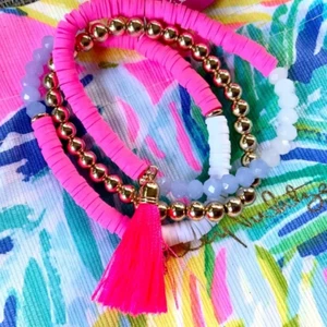 LILLY PULITZER ARMBAND 🩷3 Stück NEU MIT ETIKETT QUASTE ARMBÄNDER - STRETCH "HI THERE SOMMER - Bild 1 von 7