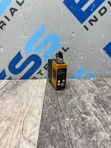 OMRON PHOTOELECTRIC SWITCH SENSOR E3A2-XCM4D - Picture 1 of 9