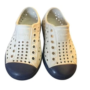 Native grau und marineblau Jefferson Schuhe Größe C 6 - Bild 1 von 4
