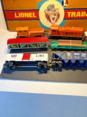 1971 LIONEL #8111 DT&I NW-2 SWITCHER HEINZ VAT MORTON HOPPER SOO BOXCAR CABOOSE - Image 1 of 4