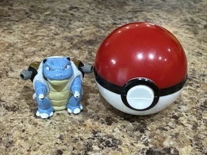 Basic Fun Pokemon Pokeball Keychain Blastoise #09, Nintendo Vintage 1999 - Picture 1 of 8