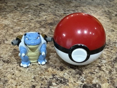 Basic Fun Pokemon Pokeball Keychain Blastoise #09, Nintendo Vintage 1999 - Image 1 of 4