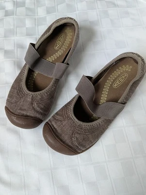 Mary Jane de lona marrón Keen para mujer con correa elástica talla 6,5 Foto 1 de 3