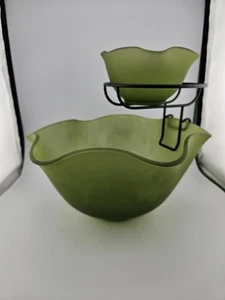 Juego de cuencos vintage de vidrio verde esmerilado Chip & Dip 9" borde con volantes MCM CON resto - Imagen 1 de 10