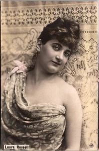 LAURA RUSSELL : PRETTY PERFORMER : METROPOLITAN MUSEUM OF ART : UNCOMMON RPPC - Picture 1 of 2