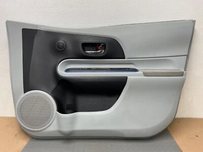 2012年至2014年丰田普锐斯C右前挡板门装饰盖板原始设备制造商C0995 — 第 1/4 张图片