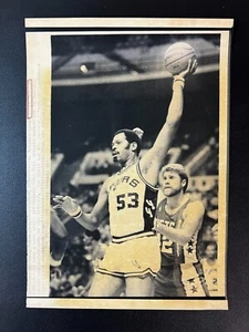 1982 Spurs Artis Gilmore Vs Nets Mike Gminski Type 3 7.5x11 Original Photo - Picture 1 of 3