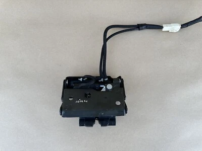 2002-2010 LEXUS SC430 CONVERTIBLE  TRUNK LID LATCH MOTOR ASSEMBLY - Image 1 of 4
