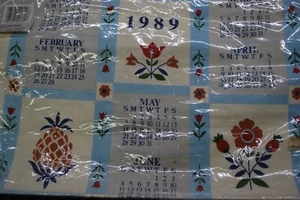 De colección ~ 1989 ~ Calendario de tela de algodón ~ Flores ~ Casa ~ Fruta ~ Sin abrir - Imagen 1 de 6