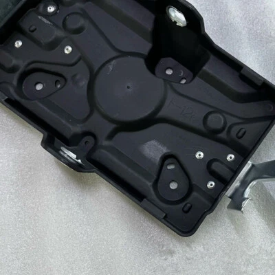Battery Tray 8201A087 For Mitsubishi Pajero Montero V88W V86W V98W V96W 8201A086 - Imagem 1 de 4