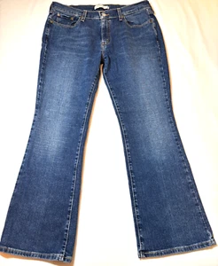 Levi's 515 Jeans Women's Size 12 Bootcut Blue Denim Mid-Rise 5-Pockets Jeans - Picture 1 of 15