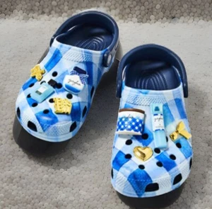 Zueco Clásico Edición Limitada Bath & Body Works PERFUMADO CON GUINGA Crocs M 5/W 7 - Imagen 1 de 1