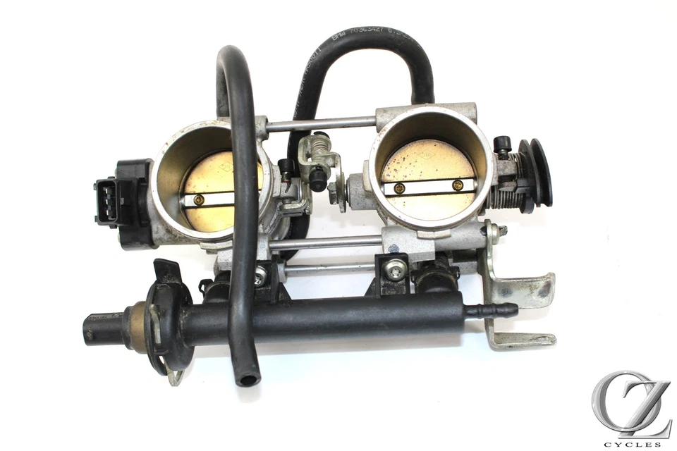 Carrocerías de acelerador BMW F800R F800 R 2011 11 Foto 1 de 4