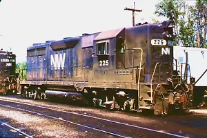 ORIGINAL KODACHROME SLIDE NORFOLK & WESTERN GP-35 #225 NORFOLK, VA SEPT. 1987 - Bild 1 von 1