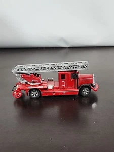 Matchbox Models of yesteryear Fire Engine 1932 Mercedes Benz Ladder Truck - Picture 1 of 6