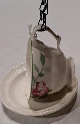 Taza y platillo alimentador para pájaros diseño floral colgante  Foto 1 de 4