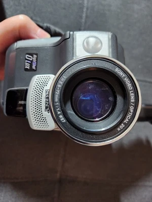 Videocámara Sony con estuche Foto 1 de 4