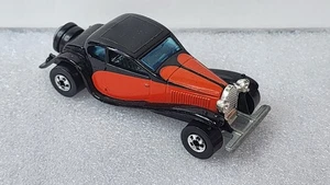 Vintage 1980 Hot Wheels Black & Red '37 Bugatti Loose 1:64 Blackwall Diecast Car - Picture 1 of 5