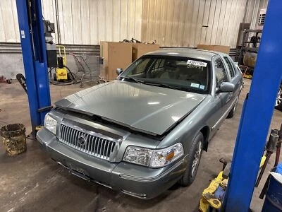 Used Rear Right Door Window Regulator Rear fits: 2006 Mercury Grand marquis elec - Image 1 of 4