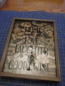 Vintage Weinkorken Wandkunst mit Holzrahmen rustikales Dekor 13" x 18" HOME RUN ON LOVE - Bild 1 von 8