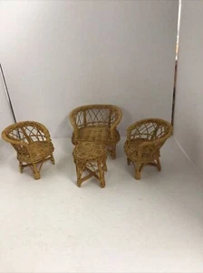 GUC Vintage Wicker Outdoor Patio Set Dollhouse Furniture 4 Pieces Table Chairs - Picture 1 of 5