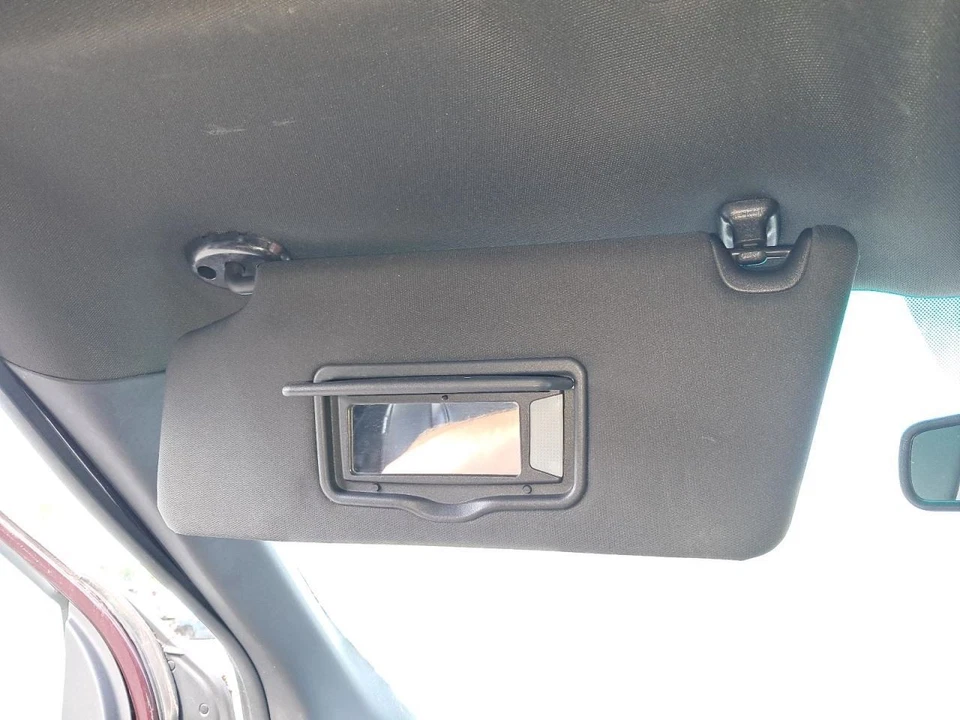 2011 Ford Explorer Driver Left Sun Visor with Illumination - Used 425642 - Изображение 1 из 4