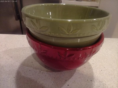 2 Signature Sorrento all-purpose cereal bowls red/ruby + green/oregano near-mint - Image 1 of 3