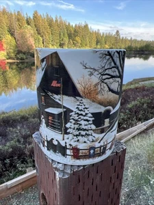 AMCAL Cottage Cabin Winter Schneemann Weihnachten Sammlerstück Kaffee Tee Becher Neu Schnee - Bild 1 von 13