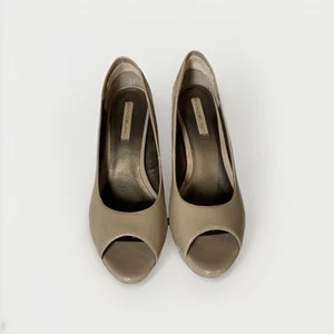 Bandolino B Flexible Peep-Toe Patent Leather Shoes - Nude - Size 9.5 (10” Length - Picture 1 of 7