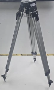 Trípode de aluminio Universal Contractors para niveles láser niveles automáticos  - Imagen 1 de 5