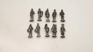Pequeñas estatuillas de metal figuras surtidas caballeros, soldados, batallón - Imagen 1 de 3