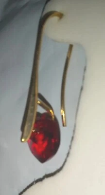 Pendientes Corazones de Cristal Facetados, Elementos de Cristal, Tono Dorado, Estilo Gancho Largo  Foto 1 de 4