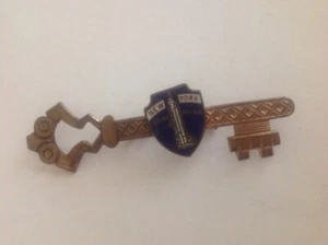 Pin de recuerdo vintage de la llave del Empire State Building del estado de Nueva York - Imagen 1 de 5