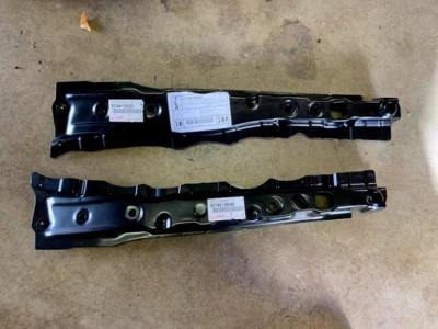 Refuerzo genuino Toyota OEM FJ CRUISER, faldón guardabarros delantero, juego izquierda y derecha Foto 1 de 4