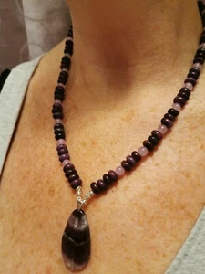 Gemstone necklace, purple jade stones with purple agate pendant - Bild 1 von 1