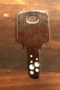 OEM PACHISLO SLOT MACHINE DOOR KEY HS1011 for BABEL, RAI RAI - Picture 1 of 1