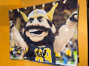 Joe Vandal Idaho Maskottchen signed 8x10 Foto - Bild 1 von 1