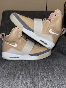 ๐ฅ๐๐ฅRARE DS 2009 Promo Sample Nike Air Yeezy 1 Net Tan Men's Size 12.5๐ฅ๐๐ฅ - Picture 1 of 6