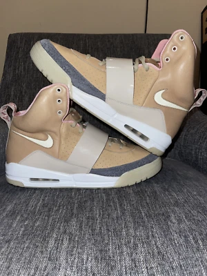 🔥🚀🔥RARE DS 2009 Promo Sample Nike Air Yeezy 1 Net Tan Men's Size 12.5🔥🚀🔥 - Image 1 of 4