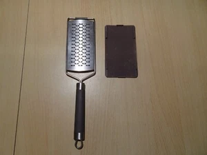 Käsereibe, Zitronenreibe Käsehobel Handreibe aus Edelstahl - Bild 1 von 3