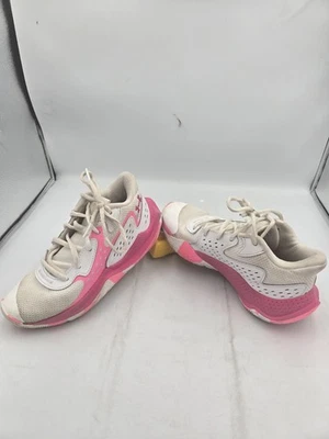 Under Armour Girls Boys 3.5Y Gym Basketball Volleyball Tennis Shoes Pink White  - Image 1 of 4